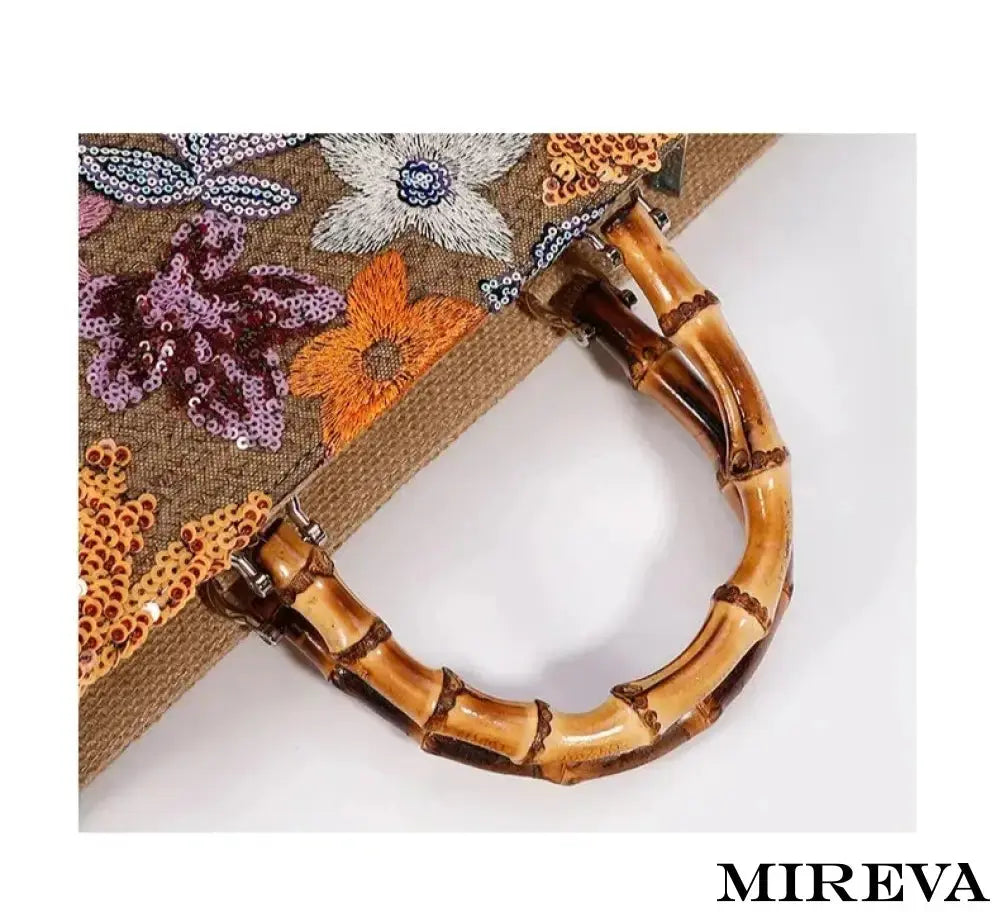 Loja Mireva, Bolsa de Palha Bordada, Bolsa Alça de Bambu, Bolsa Feminina Artesanal, Bolsa Feminina Tropical, Bolsa Feminina Verão