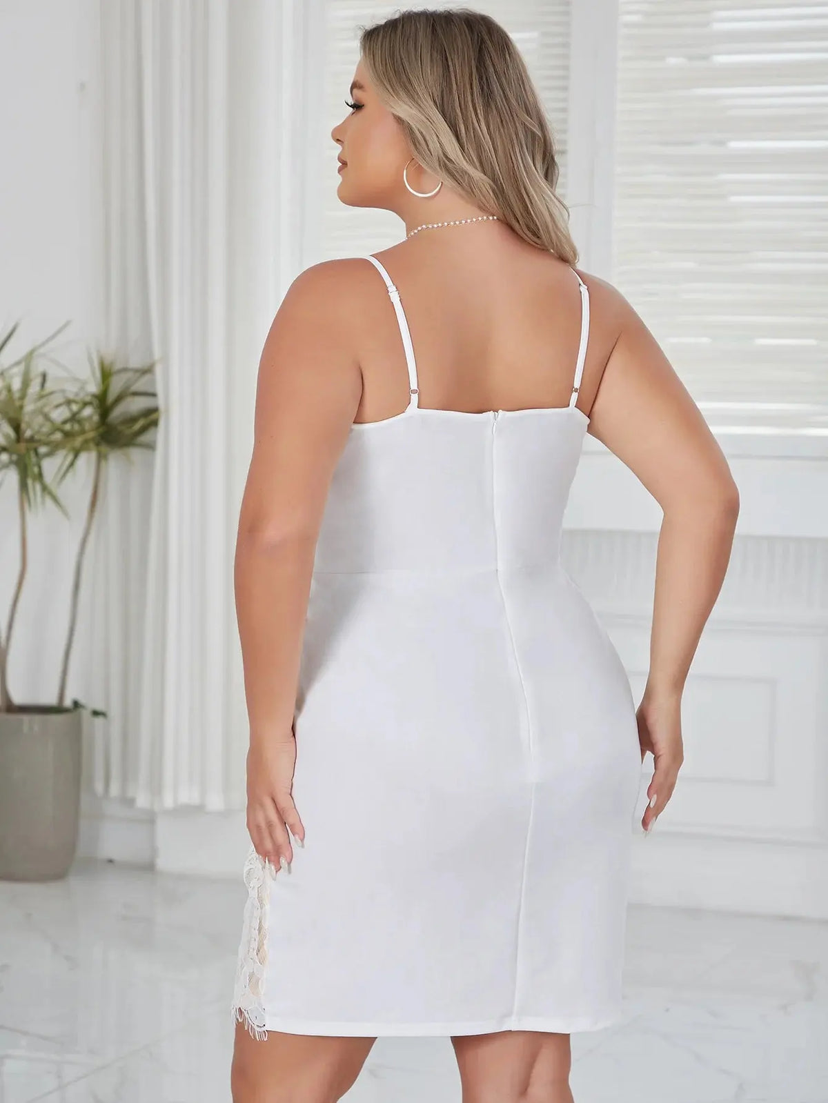 Vestido plus size, Vestido para mulheres plus size, Vestido tamanho grande, Vestido para curvy, Vestido para tamanhos maiores, Vestido para corpo plus size, Vestido para mulheres com curvas, Vestido para tamanhos extra, Vestido para corpos volumosos, Vestido para silhuetas plus size.