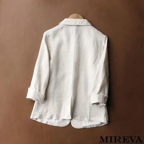 Blazer feminino, Blazer elegante, Blazer casual, Blazer de trabalho, Blazer moderno, Blazer social, Blazer de linho, Blazer de veludo, Blazer estampado, Blazers de cores variadas