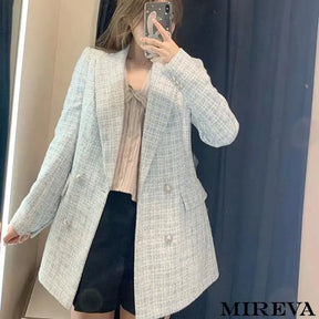 Blazer feminino, Blazer elegante, Blazer casual, Blazer de trabalho, Blazer moderno, Blazer social, Blazer de linho, Blazer de veludo, Blazer estampado, Blazers de cores variadas