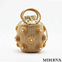 Bolsa de Palha Cravejada com Cristal