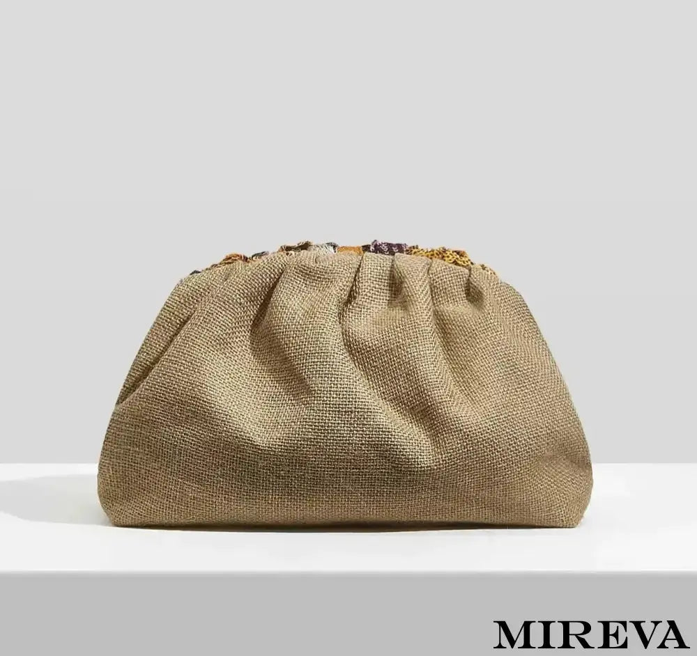 Bolsa feminina, Bolsa de mão, Elegante, Bordada à mão, Acessório refinado, Design exclusivo, Moda feminina, Detalhes artesanais, Sofisticação manual, Bolsa de alta costura.