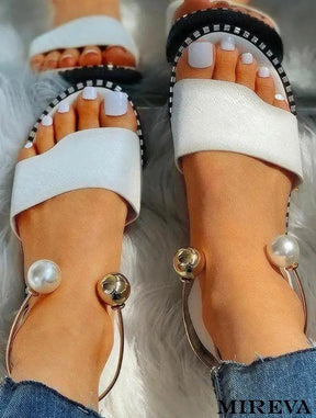 Sandália rasteira, Rasteirinha, Sandália sem salto, Rasteira feminina, Sandália flat, Chinelo feminino, Sandália confortável, Rasteira casual, Sandália de tiras, Sandália slide, Sandália sem salto para o verão, Rasteira elegante, Sandália sem salto para o dia a dia.