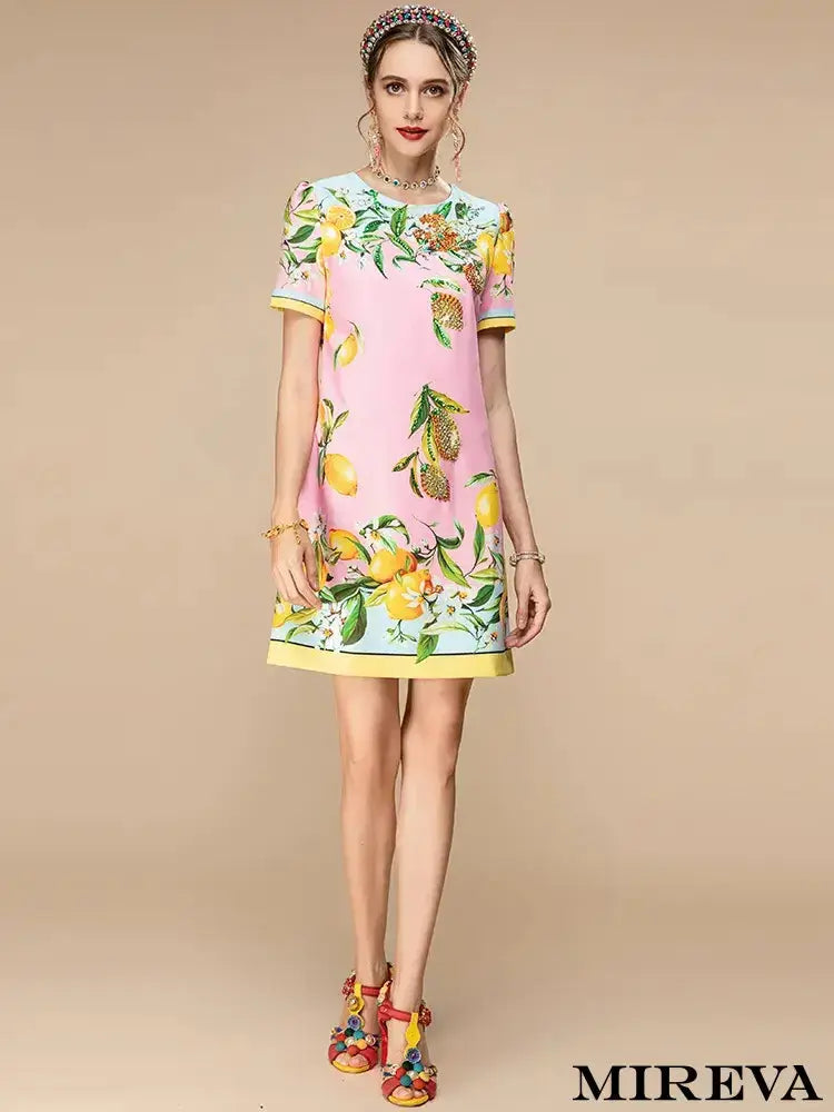Vestido Curto Limões Luxuosos, Alta Costura, Vestidos Finos, Elegância, Luxo, Exclusividade, Sofisticação, Moda Premium, Design Majestoso, Detalhes Encantadores, Coleção de Gala, loja mireva, vestido curto, vestido curto verão, vestido com estampa de limões