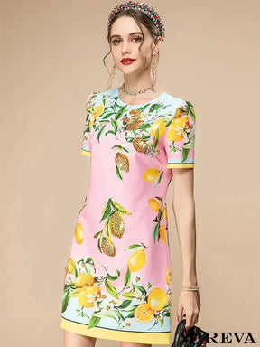 Vestido Curto Limões Luxuosos, Alta Costura, Vestidos Finos, Elegância, Luxo, Exclusividade, Sofisticação, Moda Premium, Design Majestoso, Detalhes Encantadores, Coleção de Gala, loja mireva, vestido curto, vestido curto verão, vestido com estampa de limões